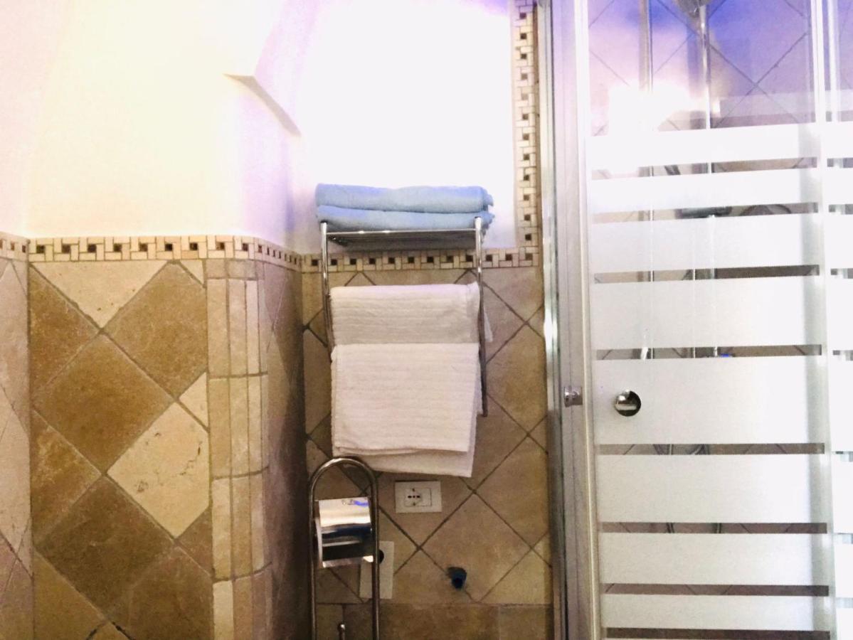 Suite 800 オストゥーニ エクステリア 写真