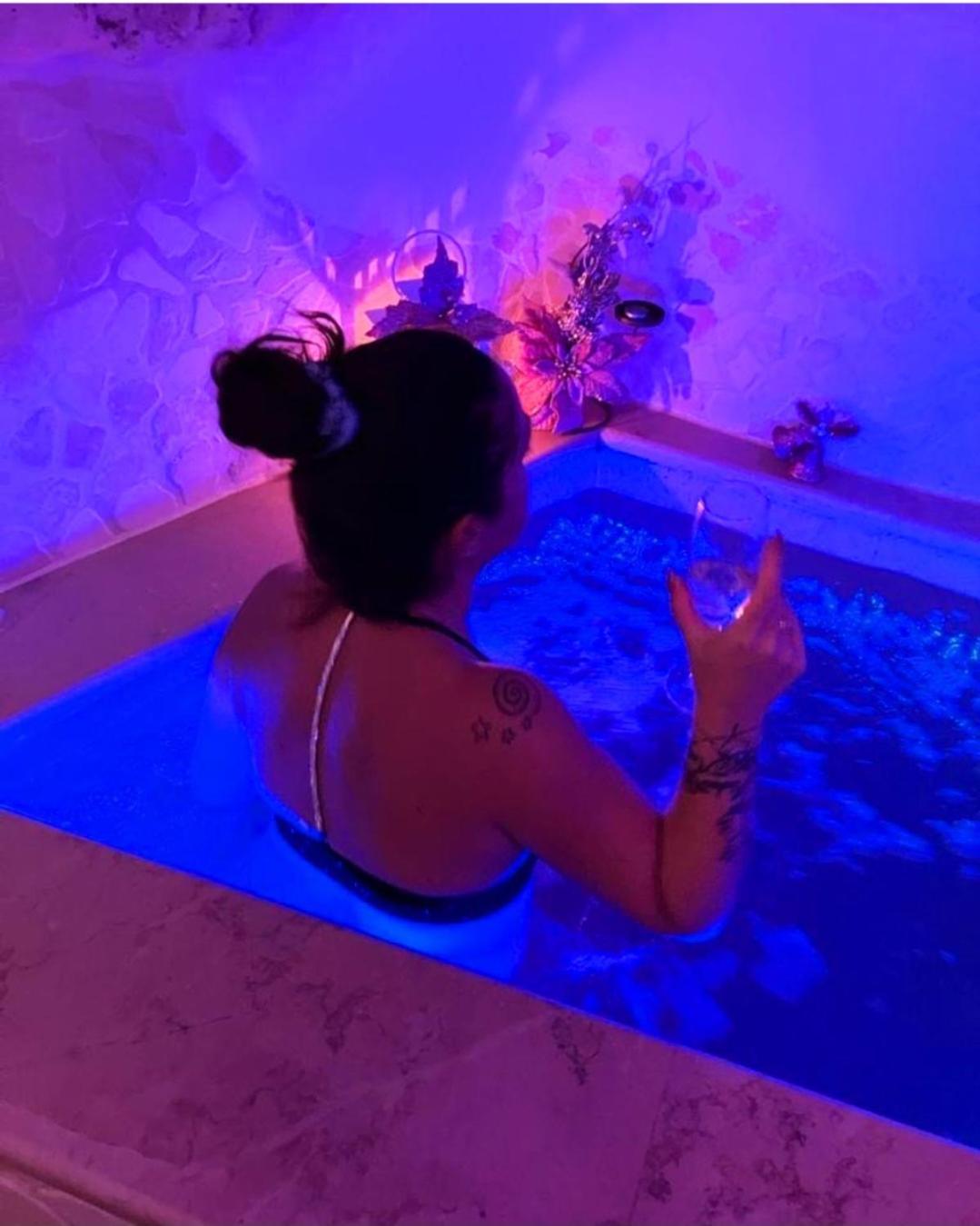 Suite 800 オストゥーニ エクステリア 写真