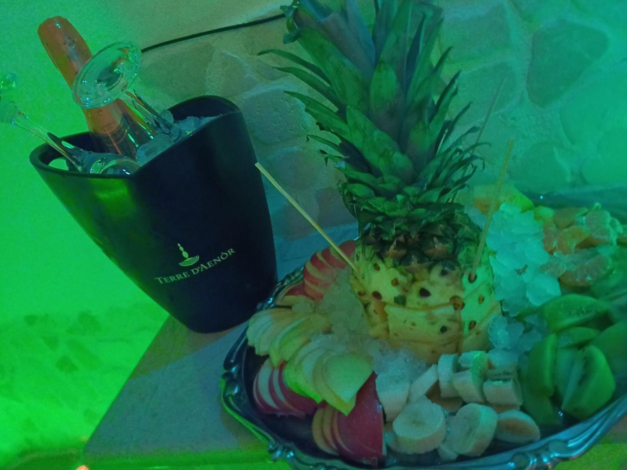 Suite 800 オストゥーニ エクステリア 写真