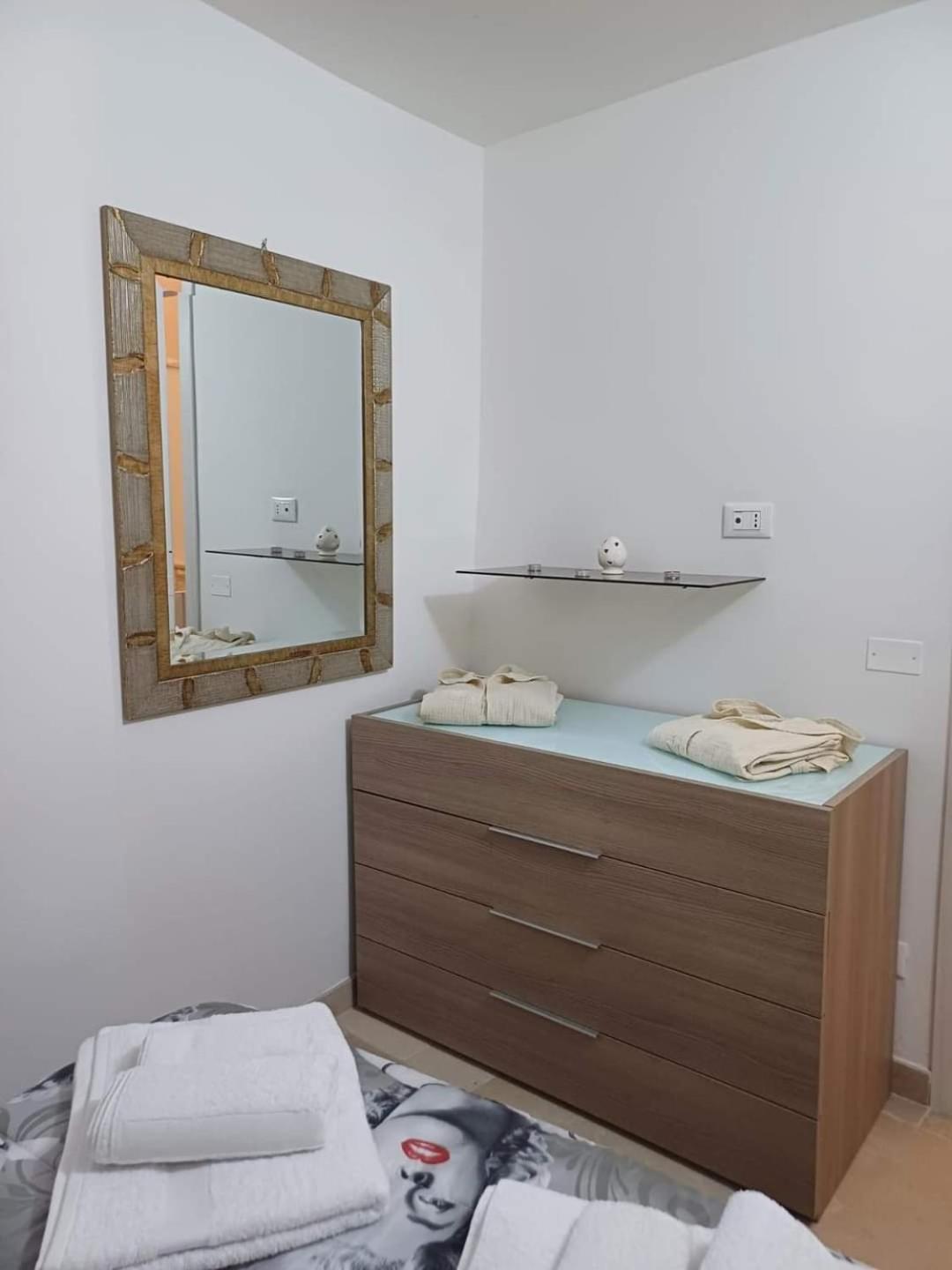 Suite 800 オストゥーニ エクステリア 写真