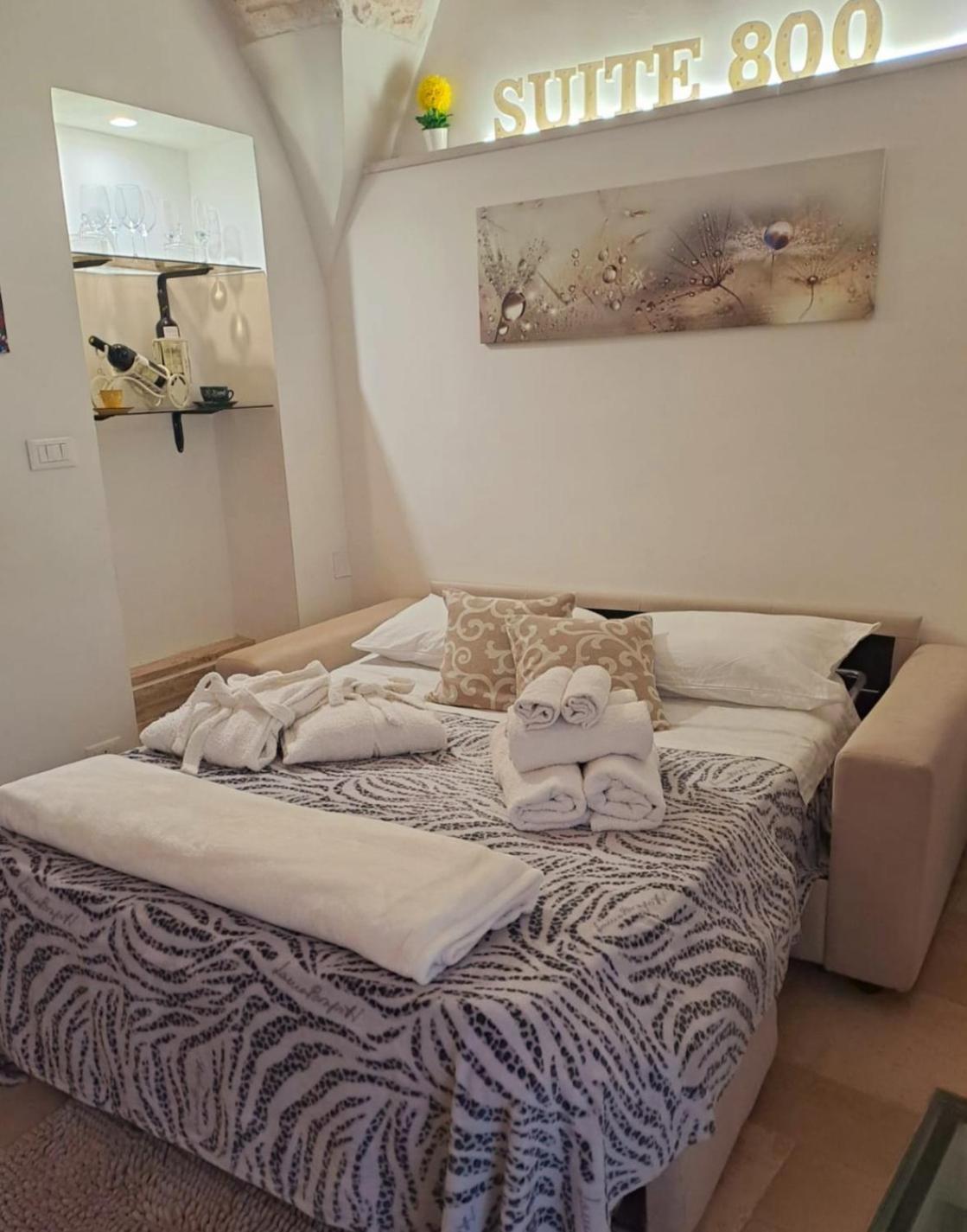 Suite 800 オストゥーニ エクステリア 写真